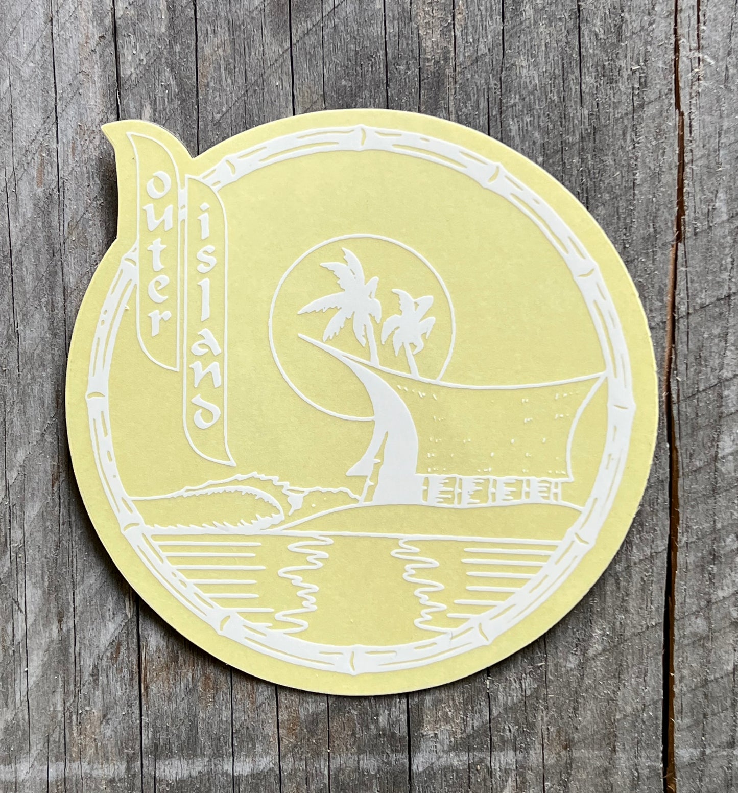 SURF HUT white